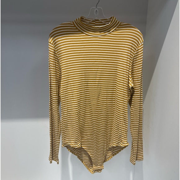 Plus size mustard & white striped turtleneck bodysuit size 3x - Picture 2 of 7